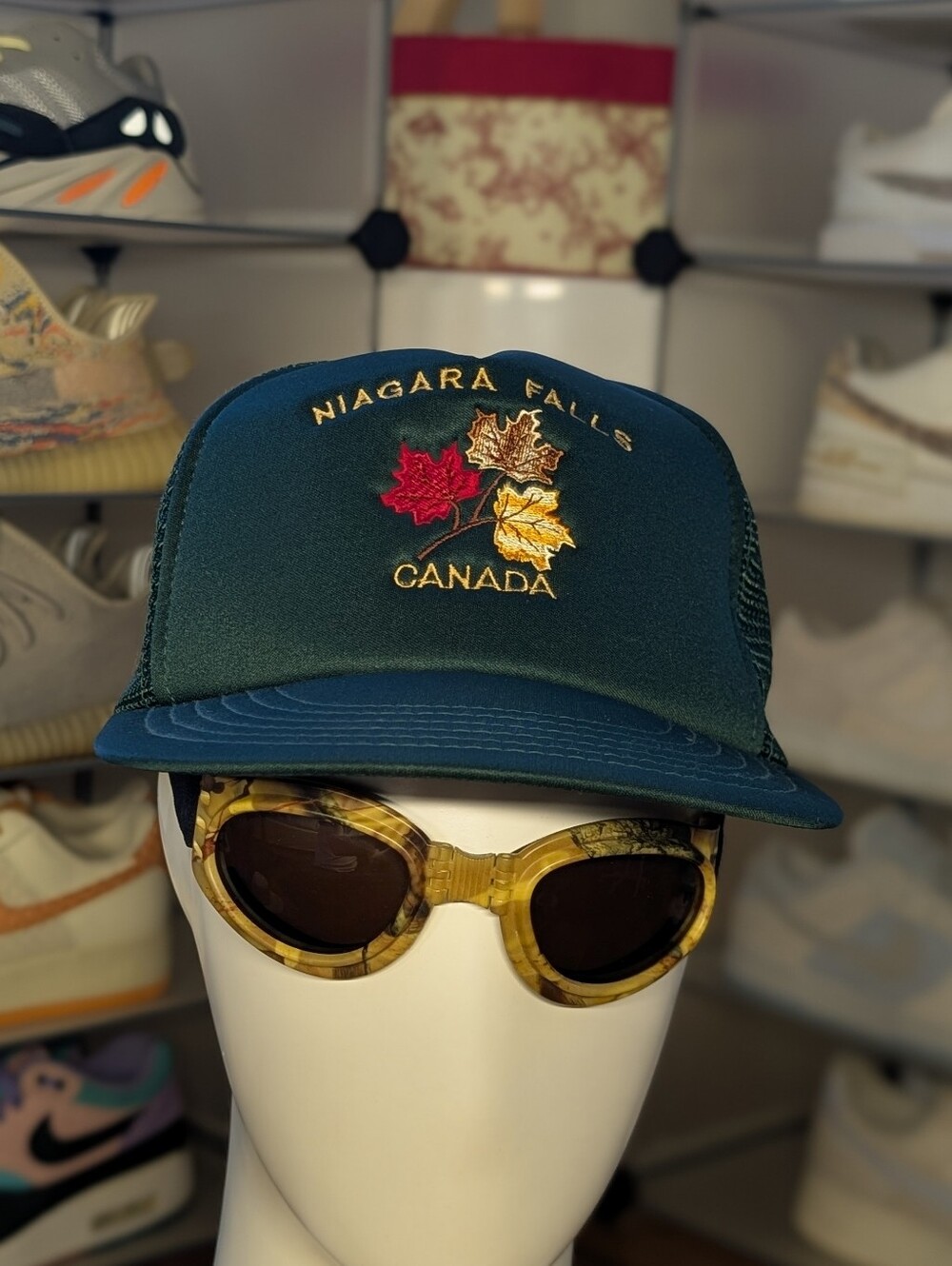 Niagara Falls Canada Vintage Trucker Hat (OS)